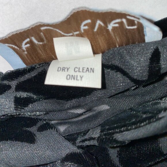 Jr Stevens Black Velvet Floral Lace Hem Short Sleeve Crop Top - Picture 3 of 5